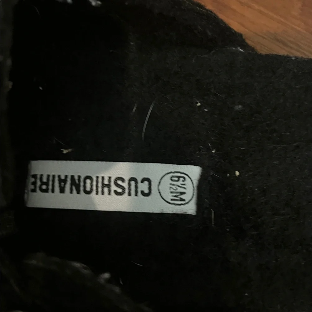 Cushionaire Black Clogs - Picture 4 of 5